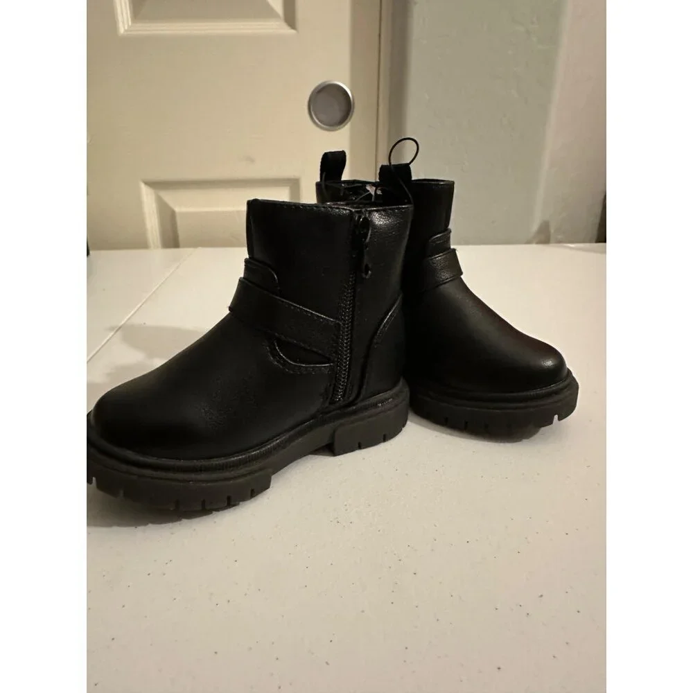 Cat & Jack Toddler Girls Evie Lug Sole Ankle Boots size 7T NWT